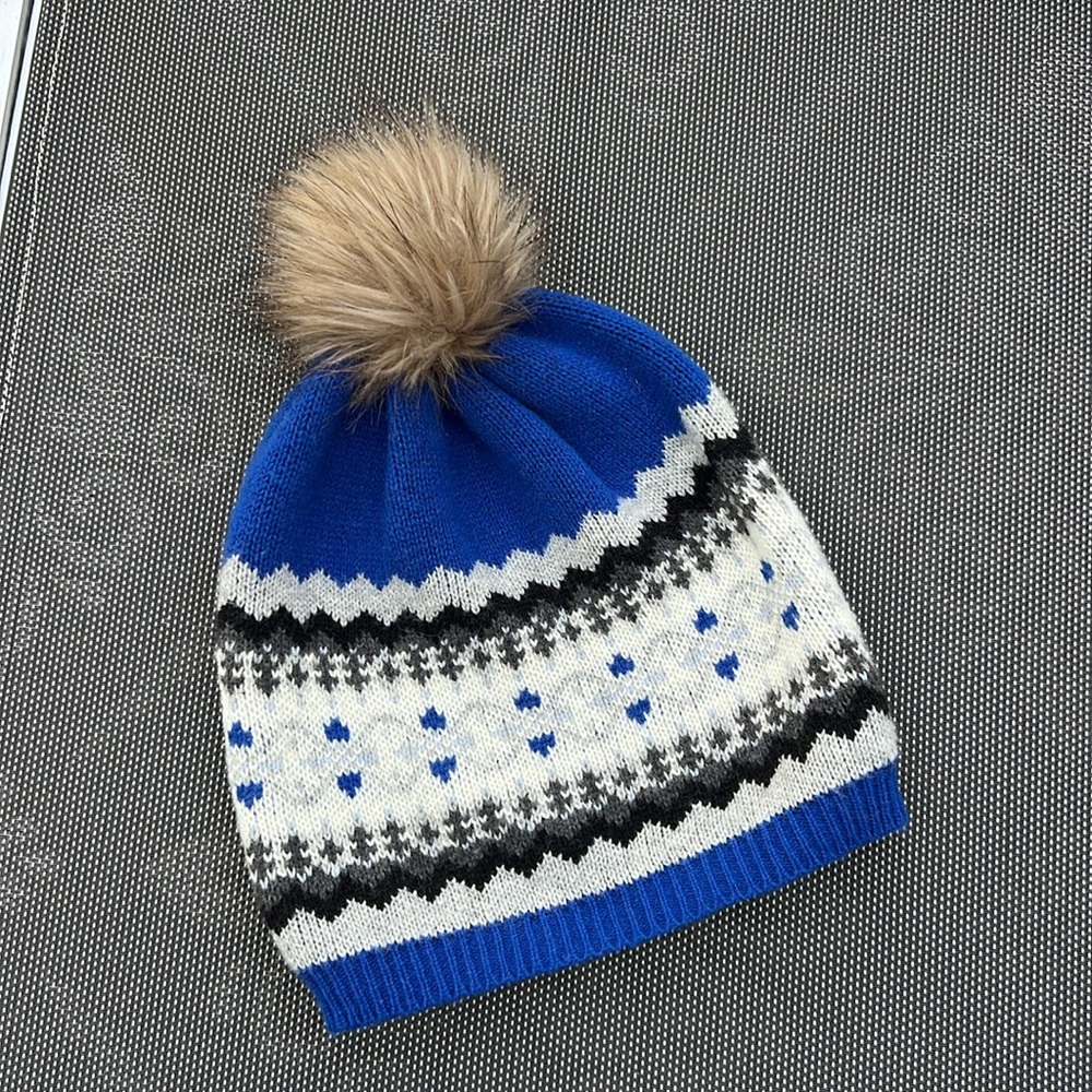 LIKE NEW Talbots Cozy Patterned Beanie with faux fur